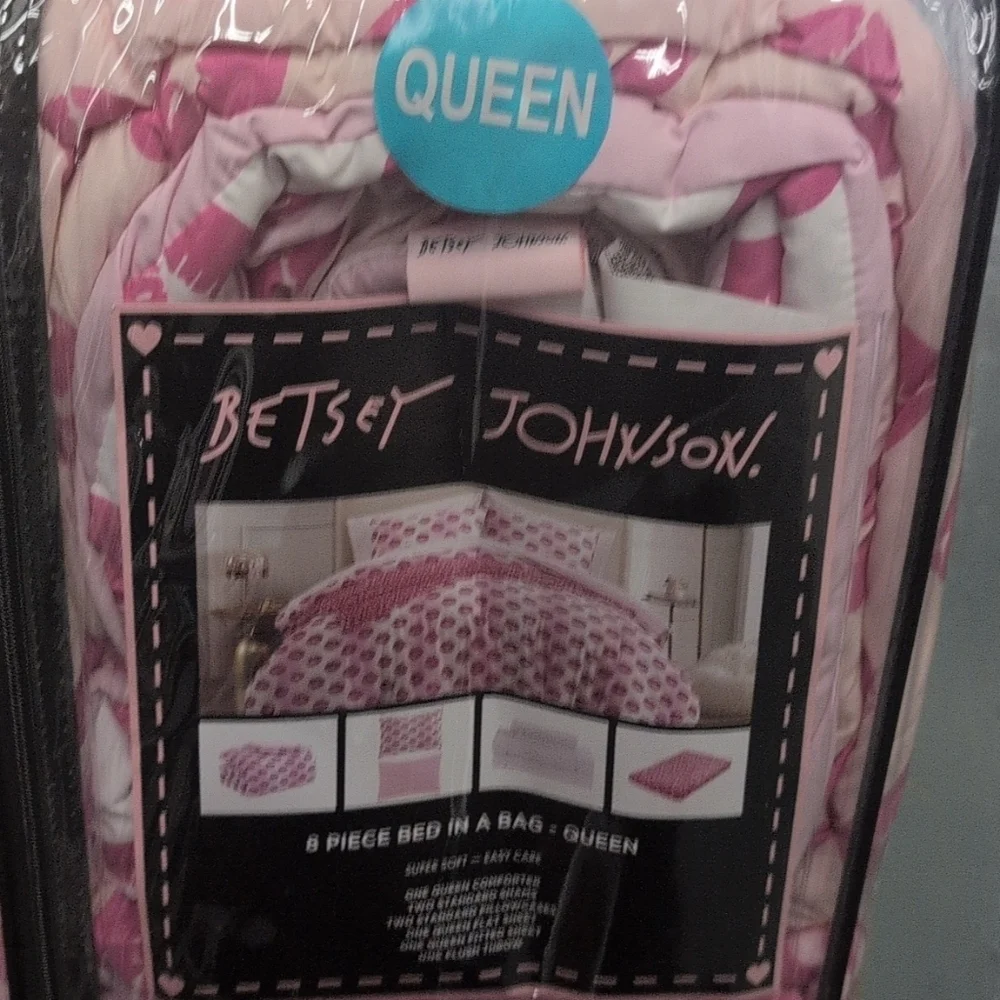 Betsey Johnson Pink Lips Queen Bedding 8pc Set